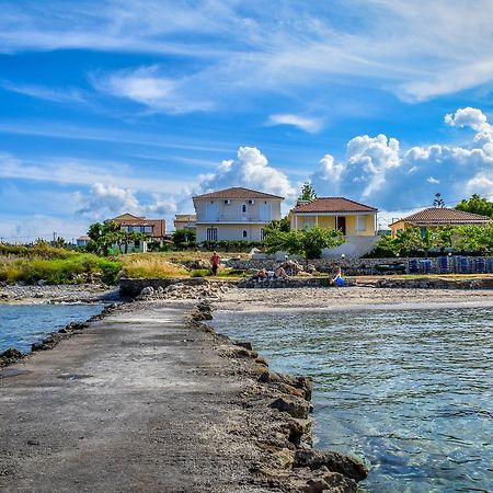 Pelagion II Sea Coral - Beachfront Holiday Home Кипсели Экстерьер фото